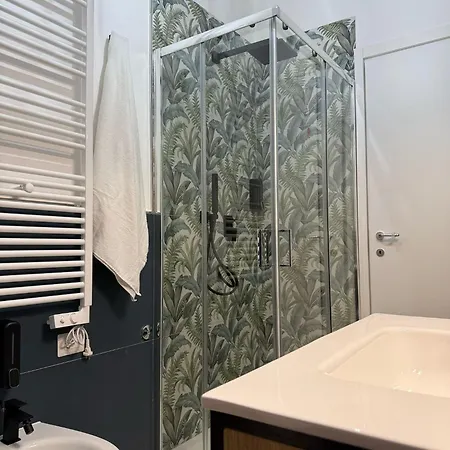 Tropical House Gizzeria