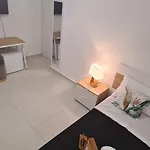 Tropical House 招待所 吉泽利亚