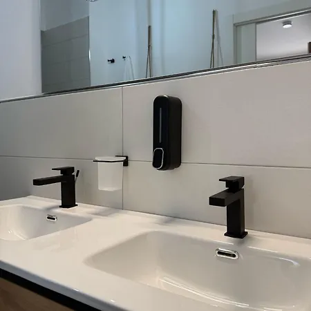 Tropical House Gizzeria