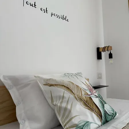 Tropical House Guest house *