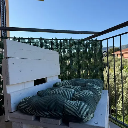 Tropical House Guest house *