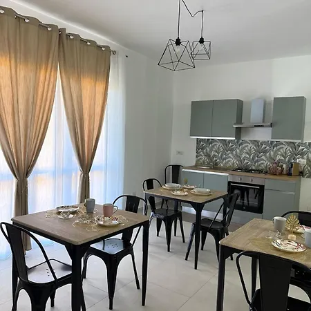 Tropical House Guest house *