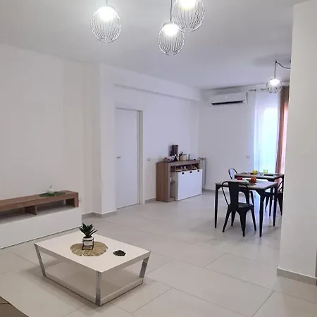 Tropical House בית הארחה *