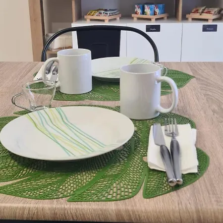 Tropical House Gizzeria