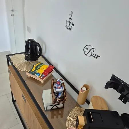 Tropical House Guest house Gizzeria