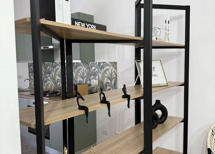 Tropical House Gizzeria