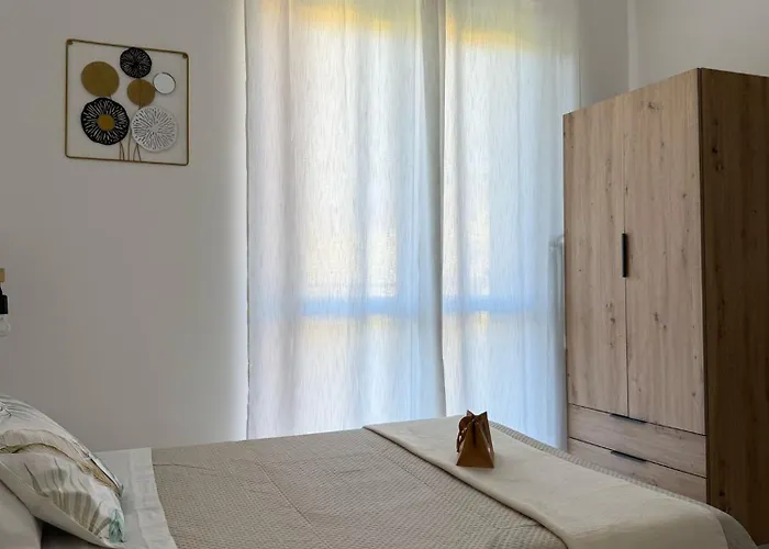 Tropical House Gizzeria