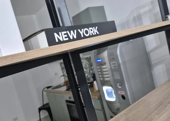 Tropical House Gizzeria